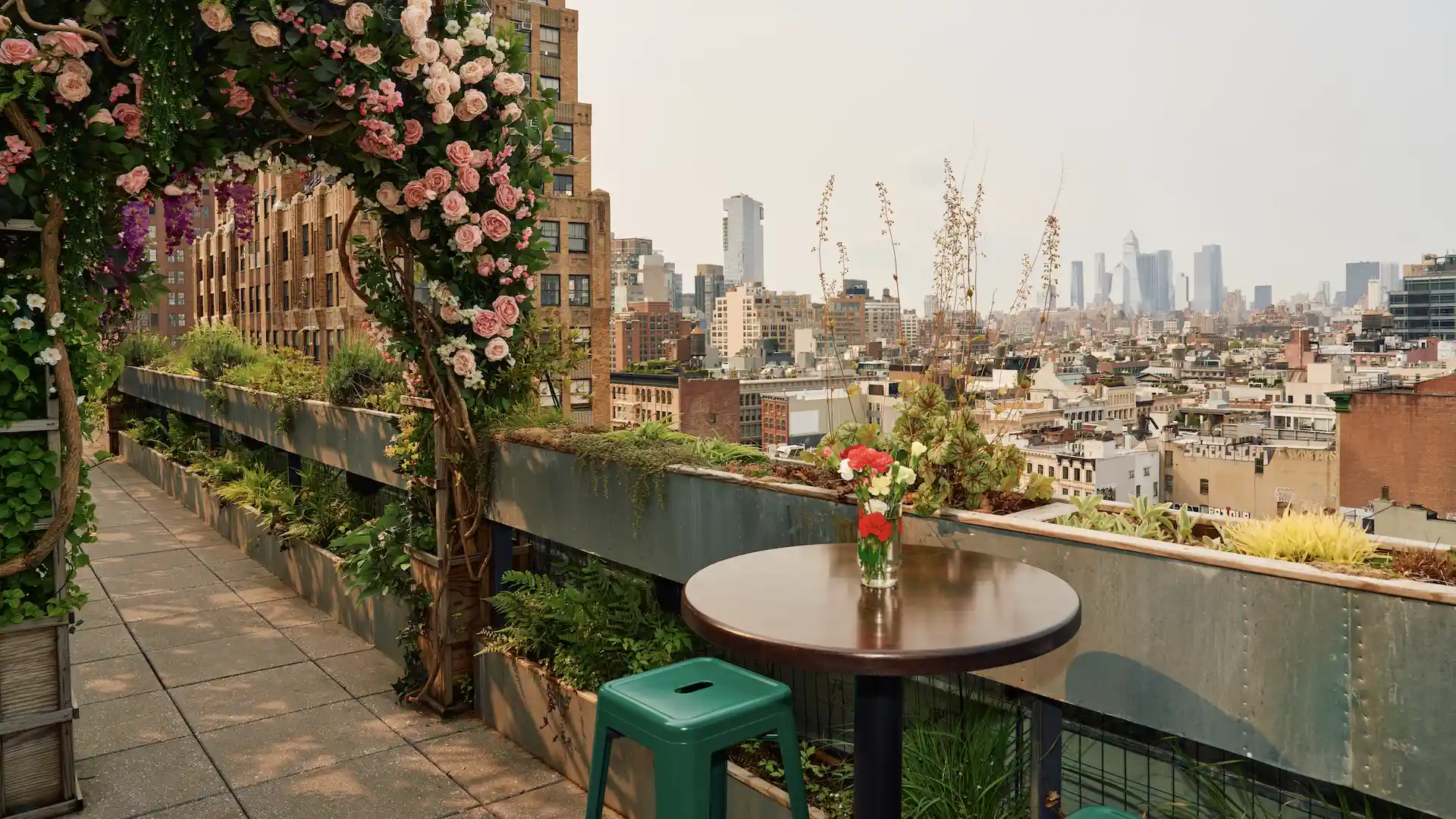 Este es el nuevo rooftop bar de Nueva York: The Flower Shop en Tribeca