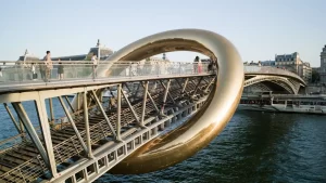 Así es el novedoso anillo de diseño en un puente de París: RINGdeLUXE