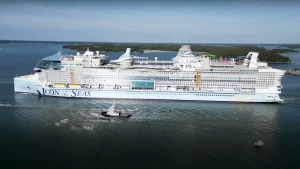 Así es el Icon of the Seas en video: el crucero más grande del mundo