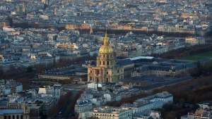 ¿Es seguro viajar a Francia tras la ola de violencia? Qué dicen las embajadas