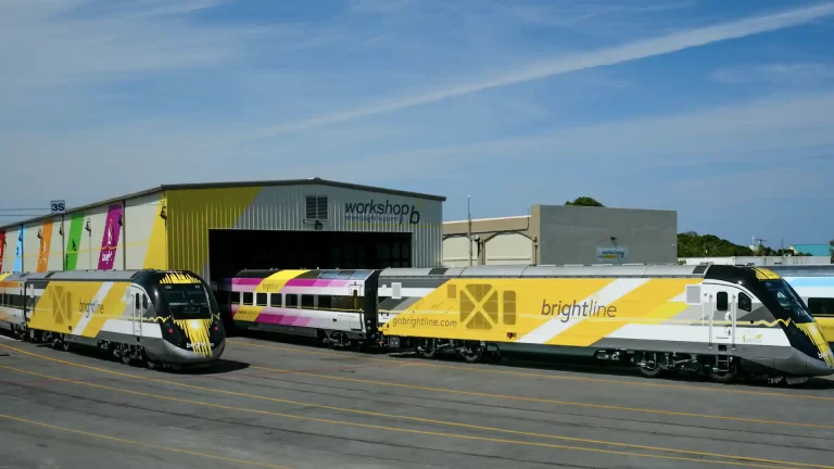 ¿Qué pasa con el tren Miami a Orlando de Brightline?