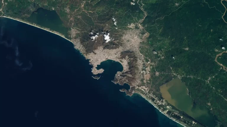 Así se ve Acapulco desde el espacio tras el huracán Otis