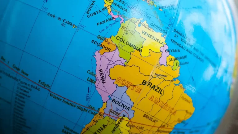 Los países más y menos seguros de Latinoamérica en 2023