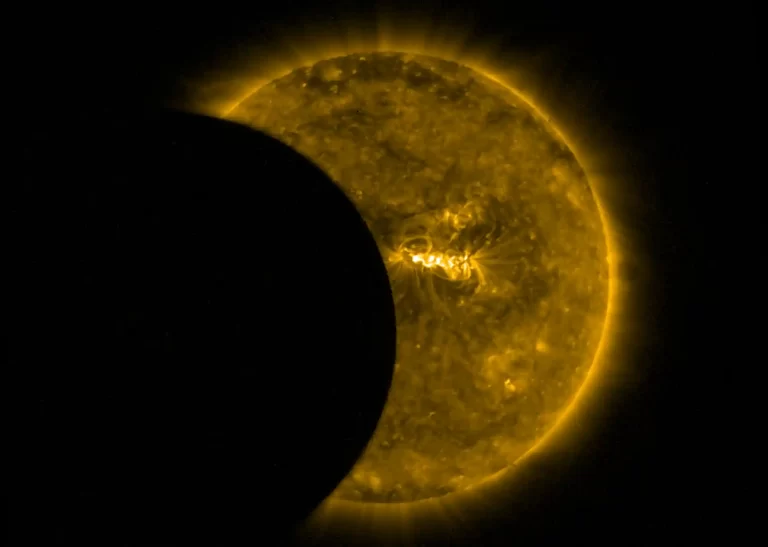 Las fechas para ver lunas llenas, eclipses y superlunas en 2024