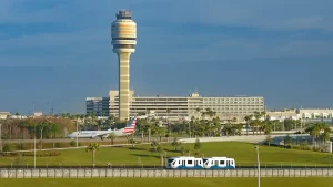 ¿Por qué el código del aeropuerto de Orlando es MCO?