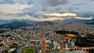 ¿Es seguro viajar a Ecuador?: toque de queda y advertencias a turistas