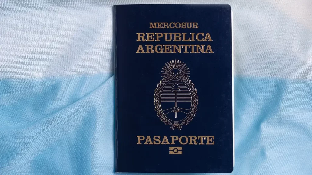 Nuevos precios para el pasaporte argentino en 2024 —