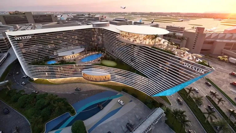 ¿Cuándo inaugura el nuevo hotel en el aeropuerto de Miami?