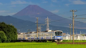 Cómo viajar en tren por Japón: ¿hay que comprar una tarjeta prepaga?
