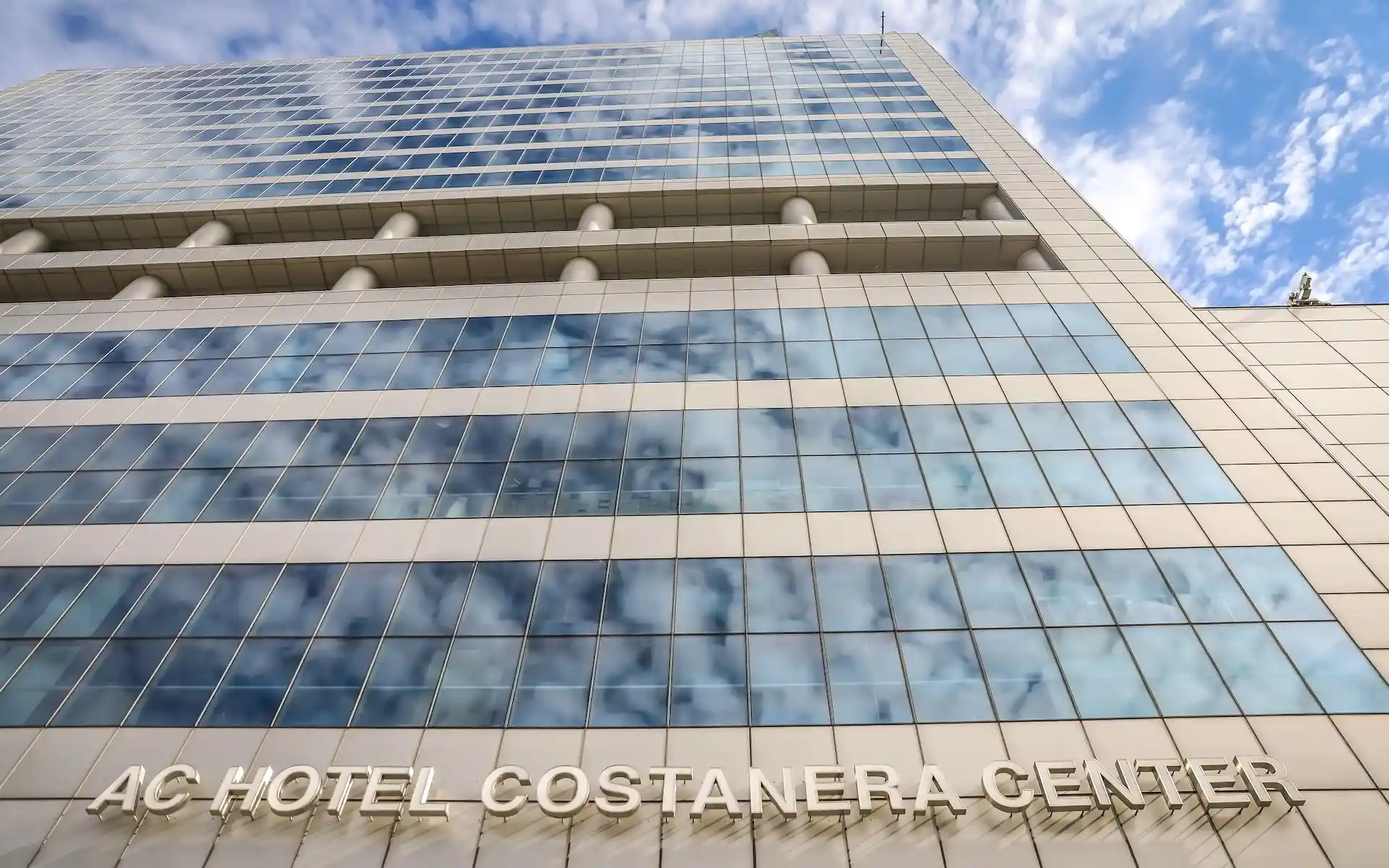 REVIEW AC Costanera Center: el hotel y rooftop imperdible en Santiago de Chile