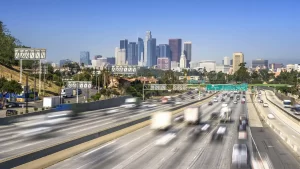 ¿Conviene alquilar un auto en Los Ángeles? ¿O usar transporte público?