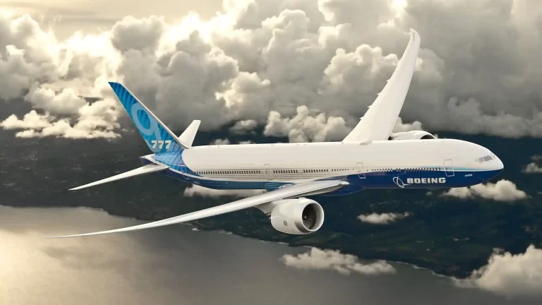 En 2025 comienza a volar el Boeing 777X: el avión más grande