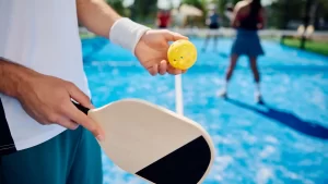 Pickleball es el deporte del momento: cómo se juega y cuáles son las diferencias con el tenis