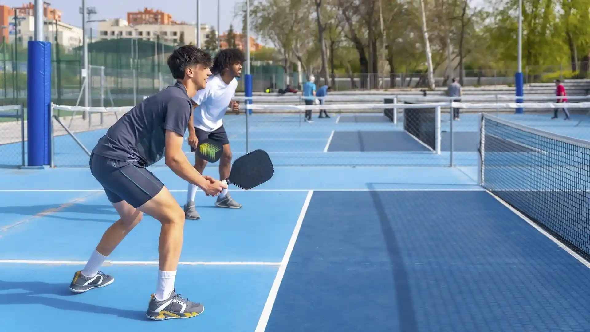 Pickleball es el deporte del momento: cómo se juega y cuáles son las diferencias con el tenis