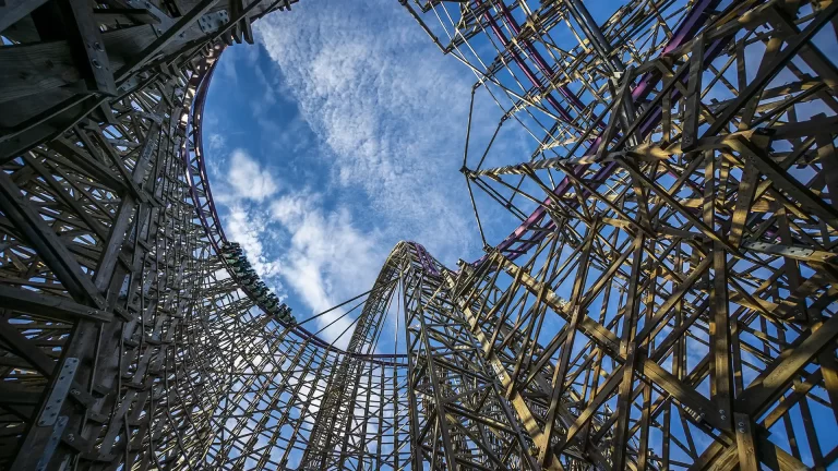 ¿Cuál es la montaña rusa más rápida de Tampa? Mi experiencia en busca de la velocidad