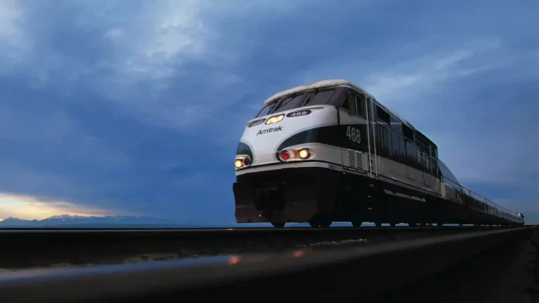 ¿Cuánto tiempo tarda el tren de Miami a Chicago de Amtrak?