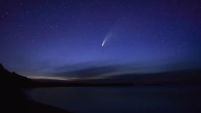 Una superluna, un eclipse lunar y un cometa para ver en septiembre 2024