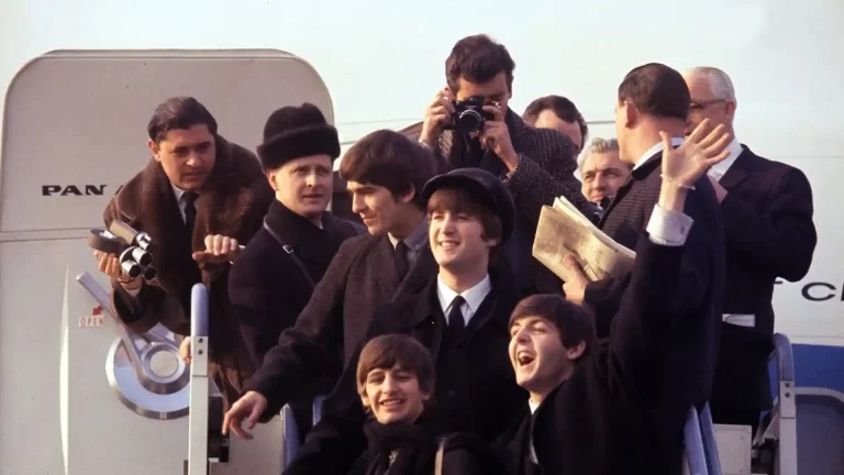 Estrena el documental Beatles 64 para ver online en Disney Plus