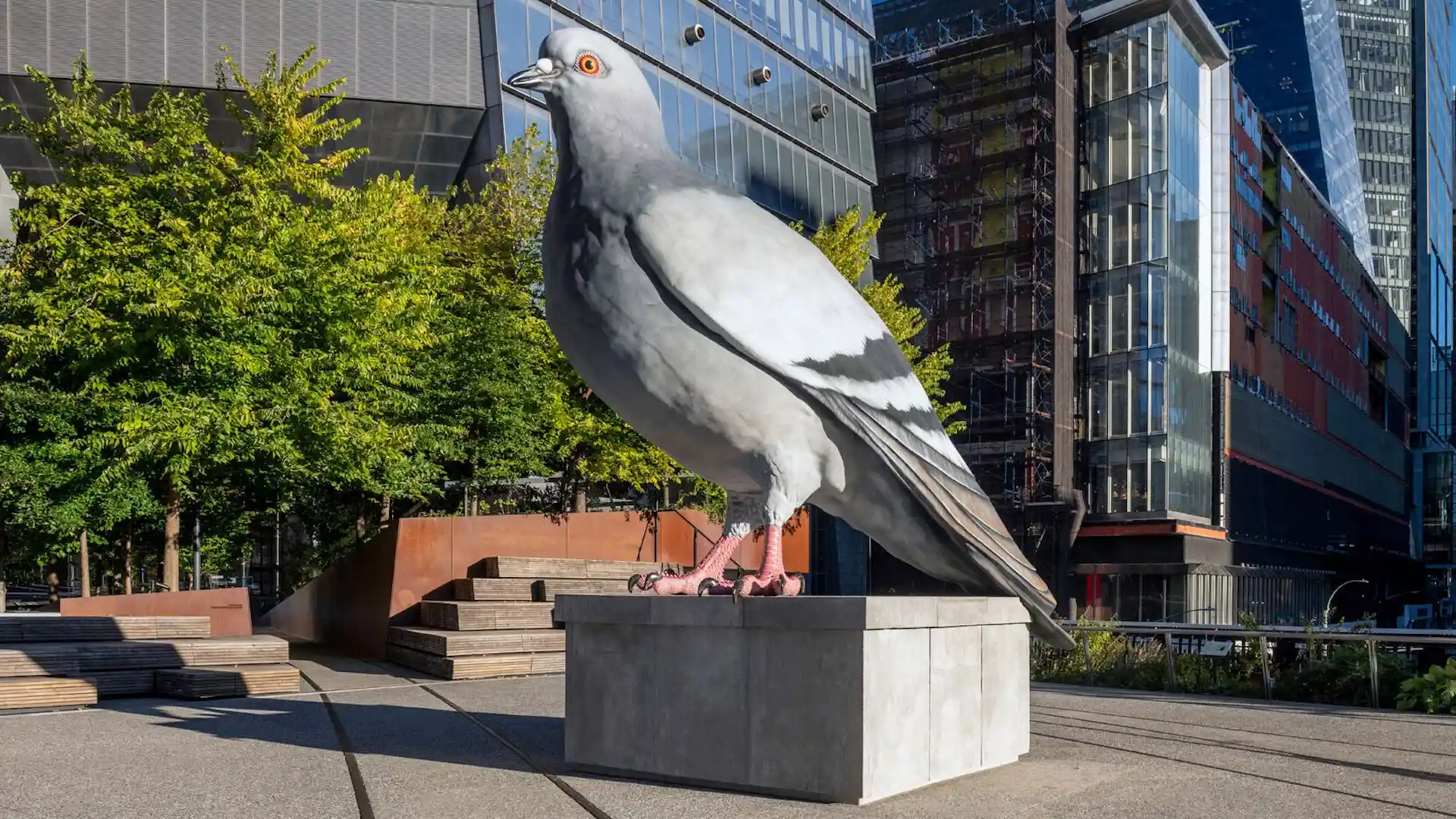 Una paloma gigante, la nueva atracción en el High Line de Nueva York