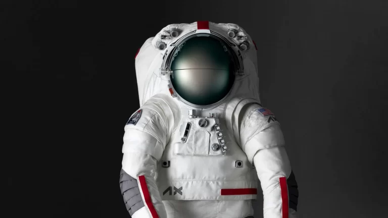 ¿Cómo son los trajes espaciales de Prada y Axiom Space para viajar a la Luna?