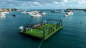 Así es la imperdible cancha de paddle flotante en Miami