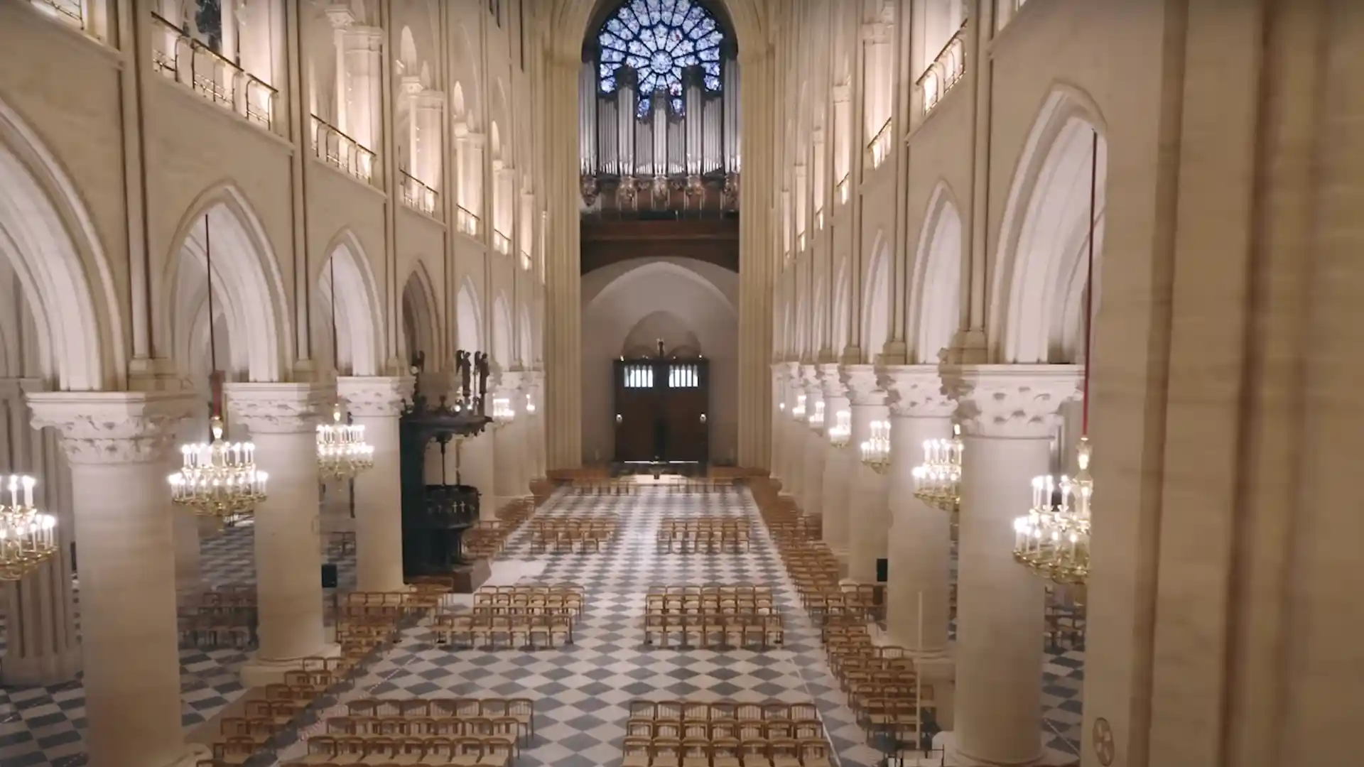 Así es el interior de la Catedral de Notre Dame: imágenes y video