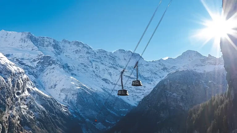 Este es el teleférico más empinado del mundo. ¿Dónde? En Suiza