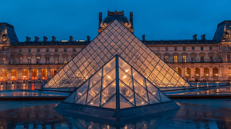 Cómo será la renovación del Louvre, el museo más visitado del mundo