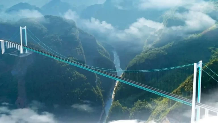 En 2025 inaugura el puente más alto del mundo. ¿Dónde?