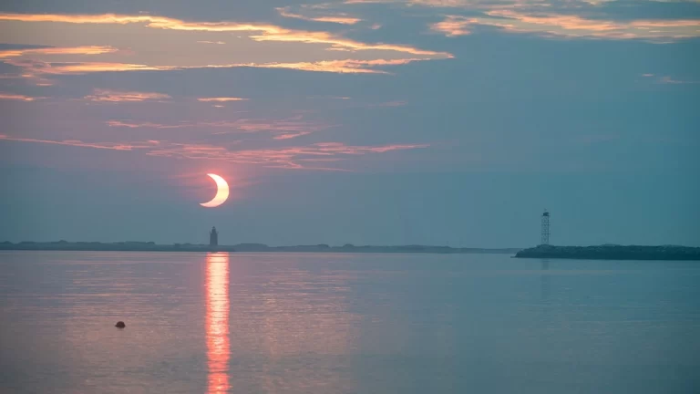 Cómo ver el eclipse solar parcial del 29 de marzo de 2025