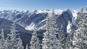 ¿Cuál es la mejor temporada para visitar Aspen en Colorado?
