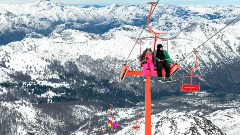 ¿Qué hacer en Nevados de Chillán, uno de los centros de ski más famosos de Latinoamérica?