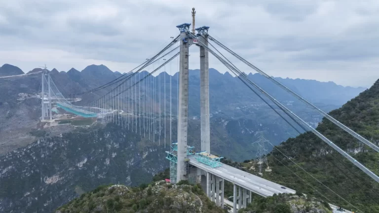 China inaugura en junio el nuevo puente más alto del mundo