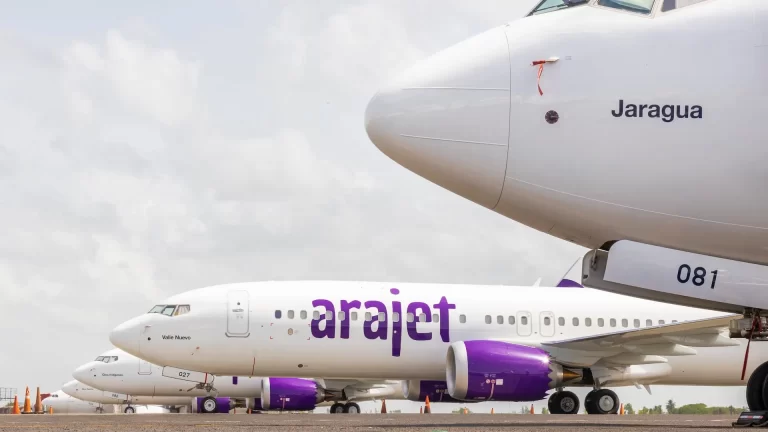 Promoción en pasajes de Arajet para el Día de la Madre 2025