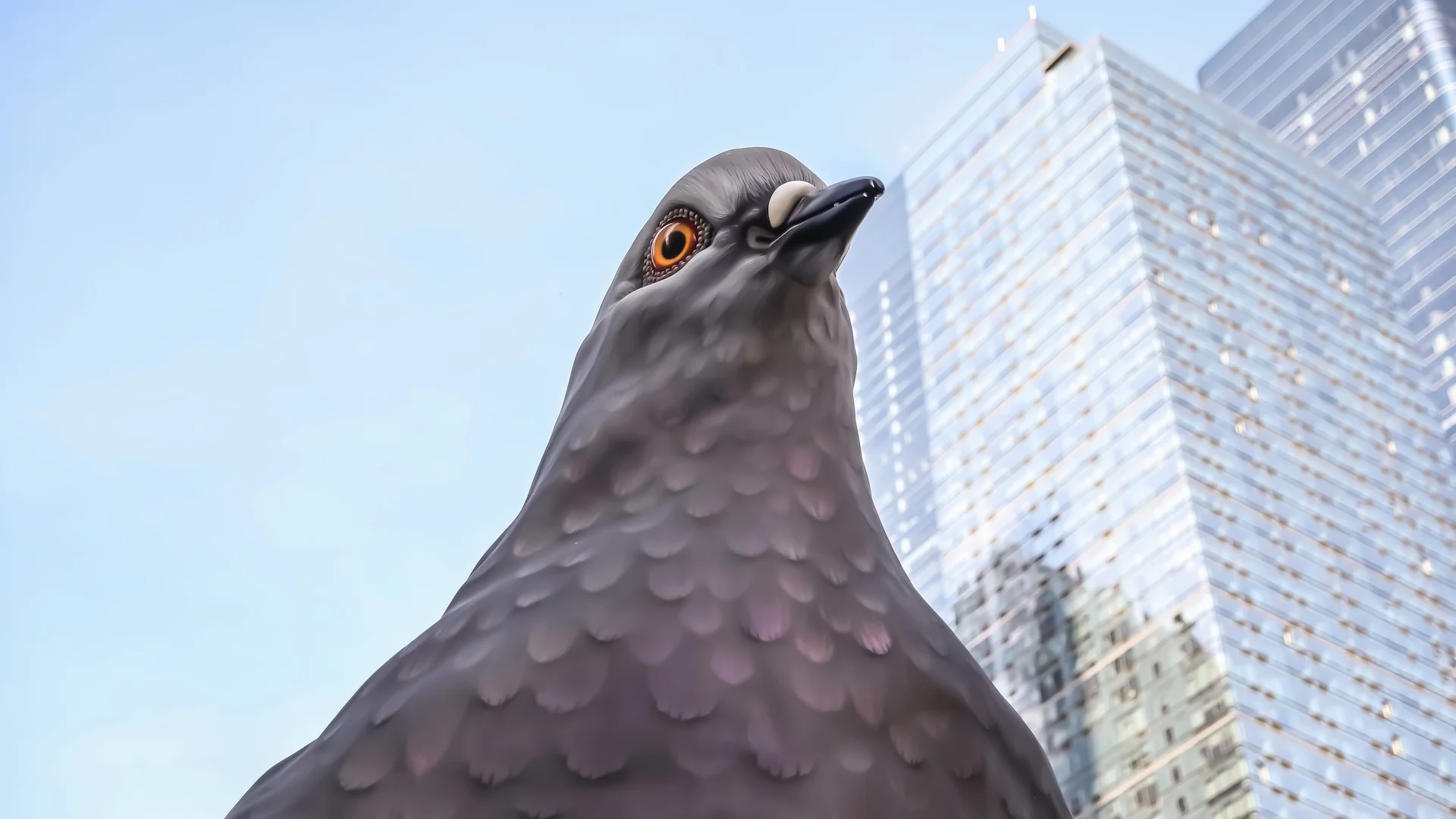 Así es en detalle Dinosaur: la paloma gigante en el High Line de Nueva York