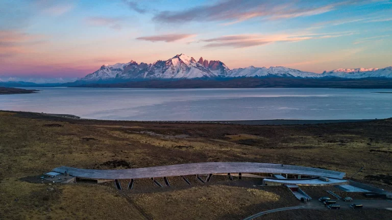 5 hoteles para visitar en los lugares más remotos del mundo
