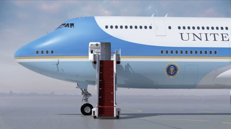 Qué pasa con el nuevo Air Force One: cuándo estará listo y el Plan B