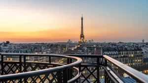 Con vistas a la Torre Eiffel, así es el nuevo hotel Sax en París