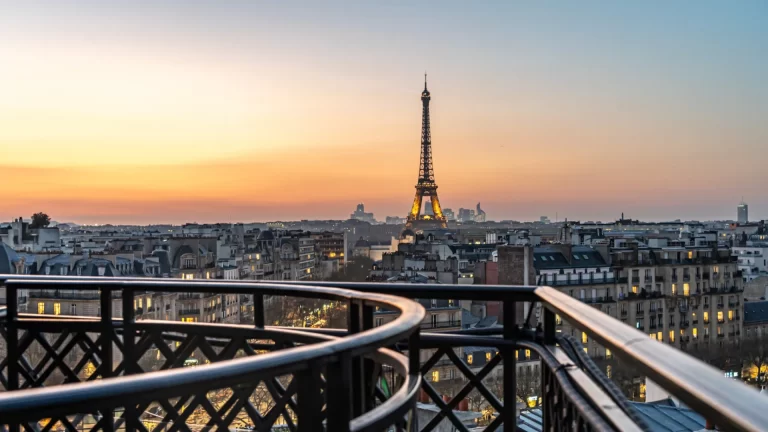 Con vistas a la Torre Eiffel, así es el nuevo hotel Sax en París