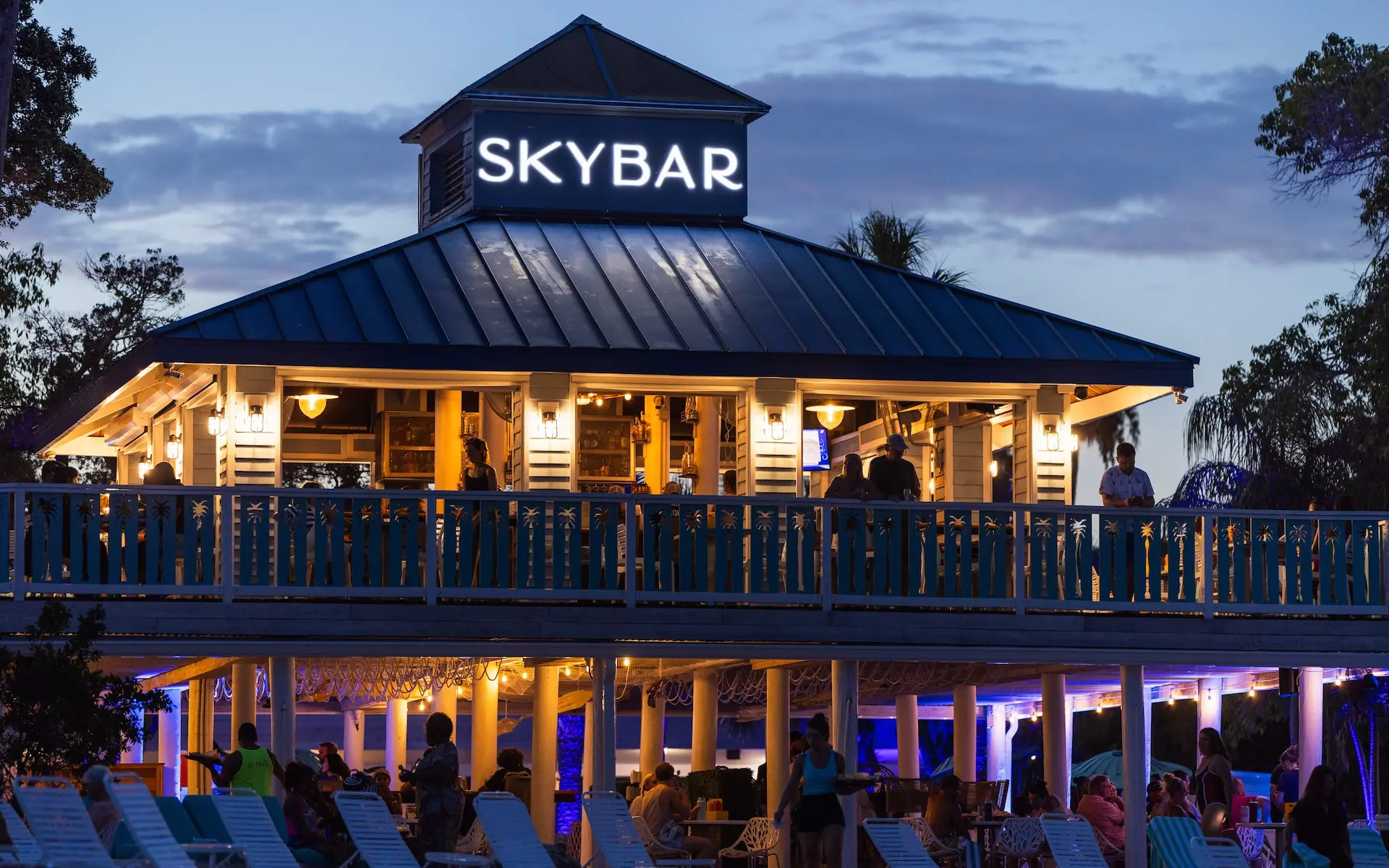 Así es el renovado hotel SkyBeach Resort en Florida