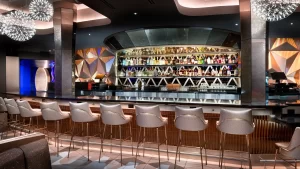 Así es GEO-82: el nuevo bar temático espacial en Epcot Orlando