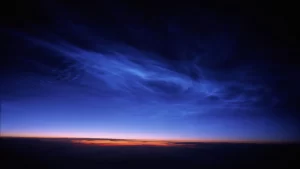 ¿Por qué el cielo se ve más claro en invierno que en verano?