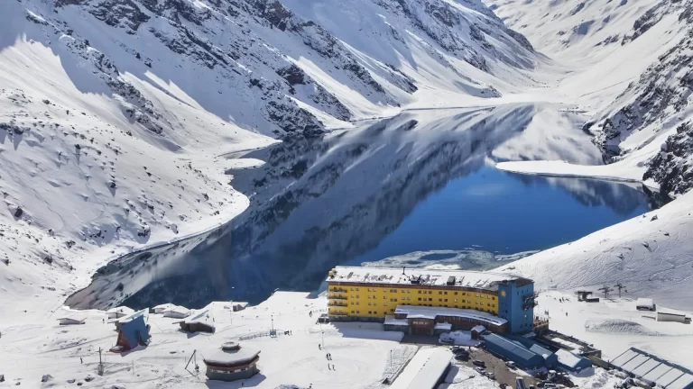 Comenzó la temporada para esquiar en Chile en 2025