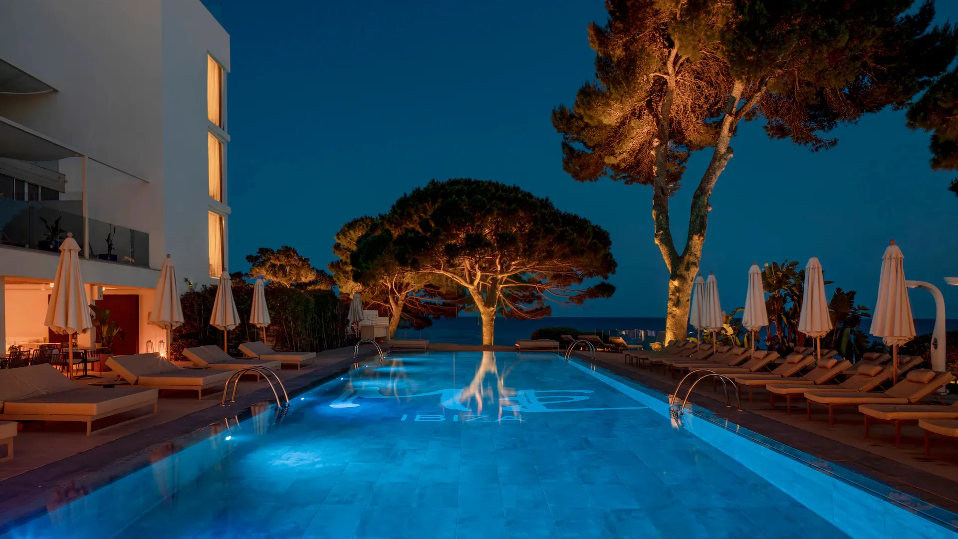 ¿Cuáles son los mejores hoteles en Ibiza para alojarse en el verano 2025?