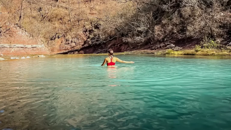 Termas del Río Jordán: aguas turquesas en plena selva de Jujuy