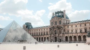¿Cómo es la seguridad del museo Louvre? ¿Se puede cometer un robo?