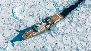 Aqua Lares: el yate de lujo para explorar los lugares más remotos del planeta