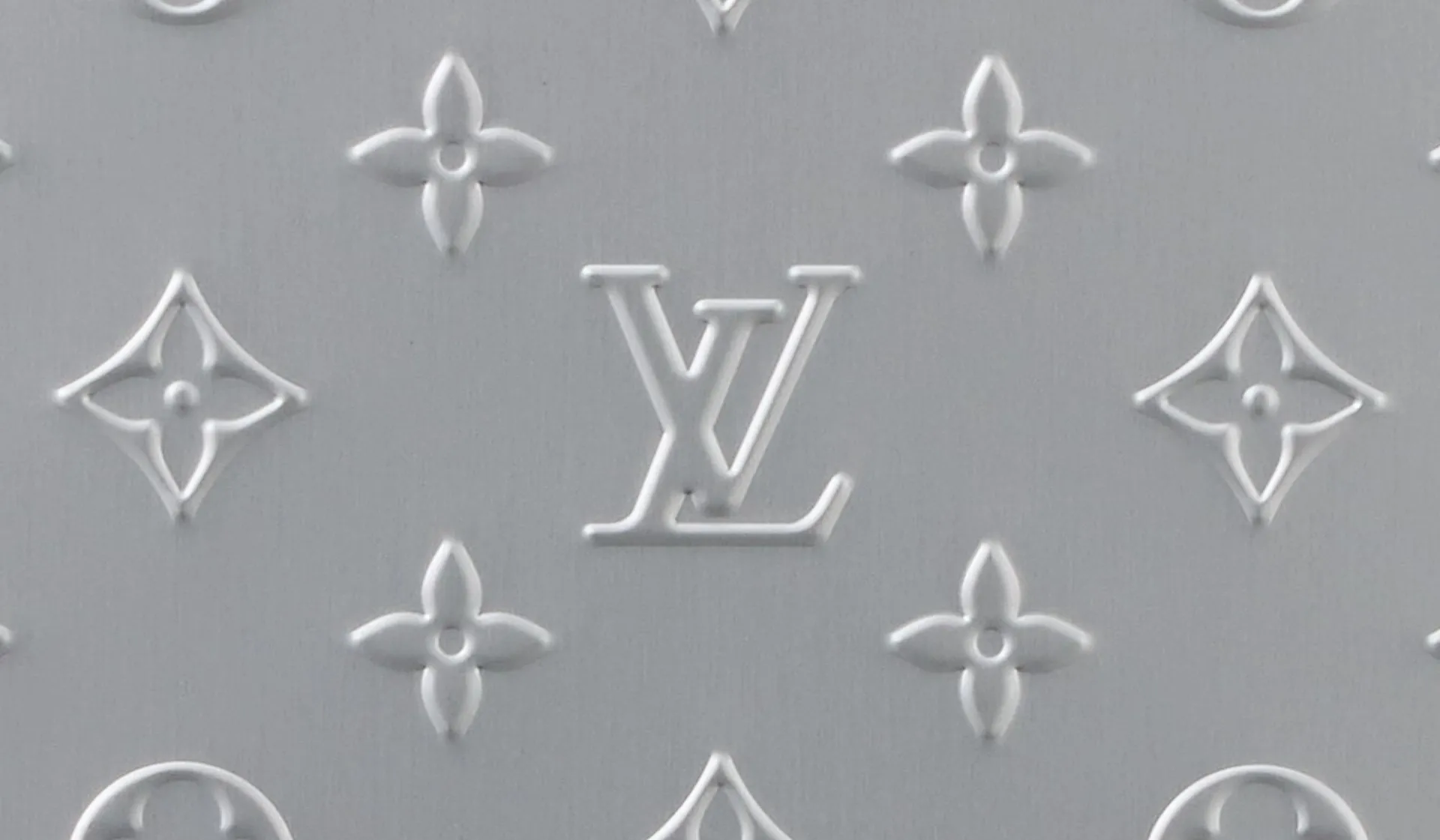 ¿Cómo es la primera valija de Louis Vuitton totalmente de aluminio?