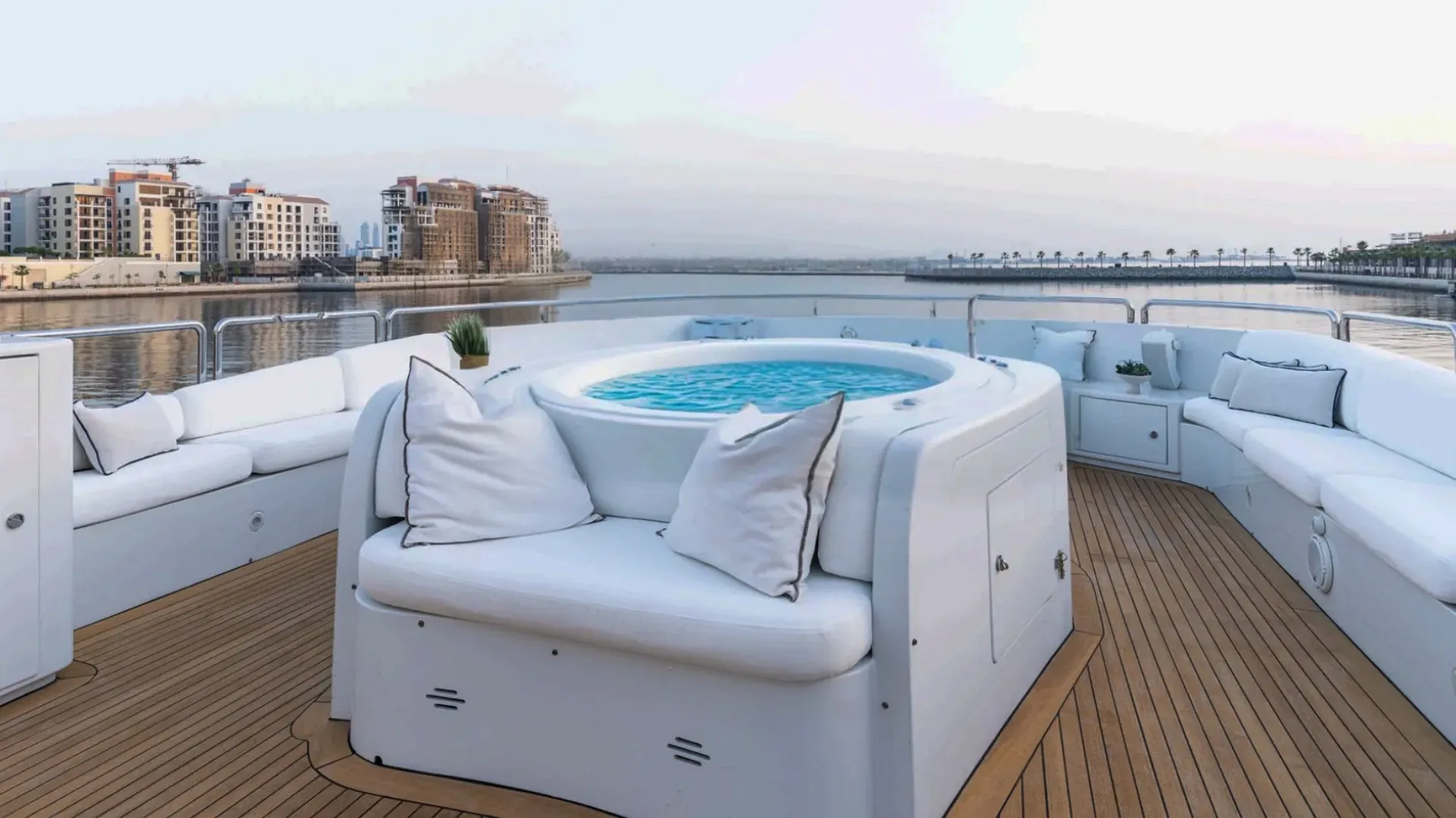Moderno y vanguardista: así es DXB, el nuevo yate de lujo de Benetti
