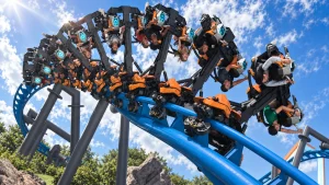 Six Flags inaugura en 2027 Thrill Glider, la montaña rusa más impactante de California
